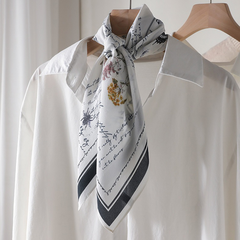 100% Mulberry Silk Scarf 65x65 - đánh giá và giá Vintage Fashion Journal