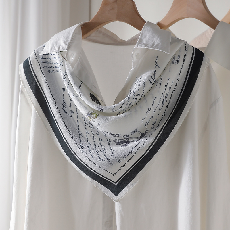 100% Mulberry Silk Scarf 65x65 - đánh giá và giá Vintage Fashion Journal